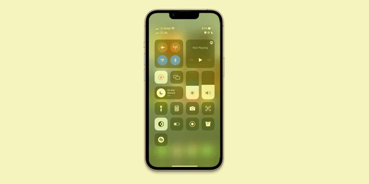 iphone 13 yellow screen